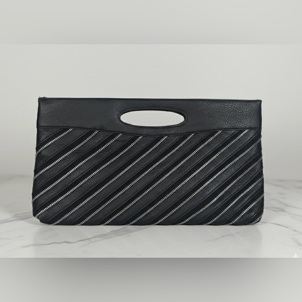 🆕 Sleek Black Handheld Clutch/Bag/Purse with Edgy Silver Zipper Detail